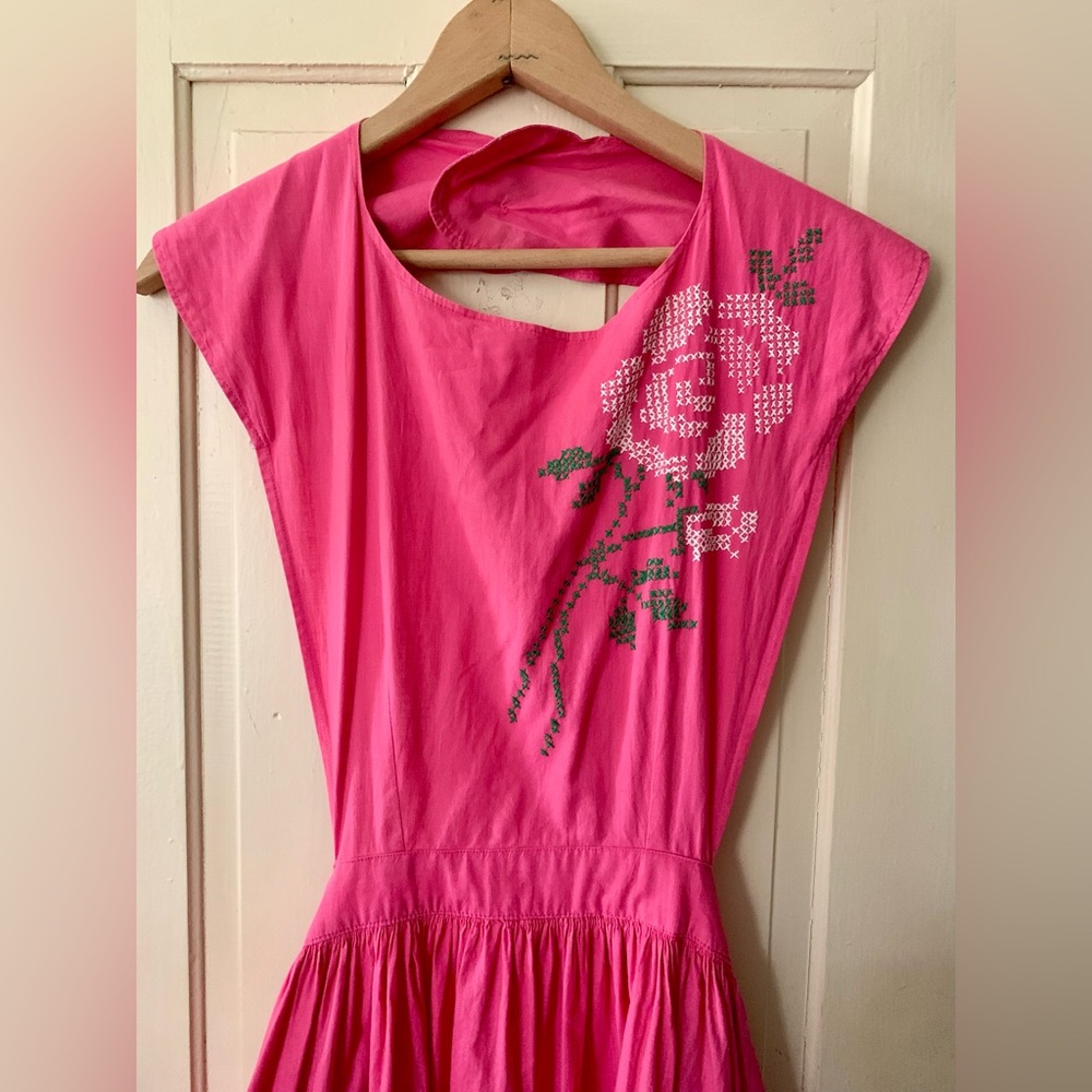 Vintage 1960s hand sewn pink apron.